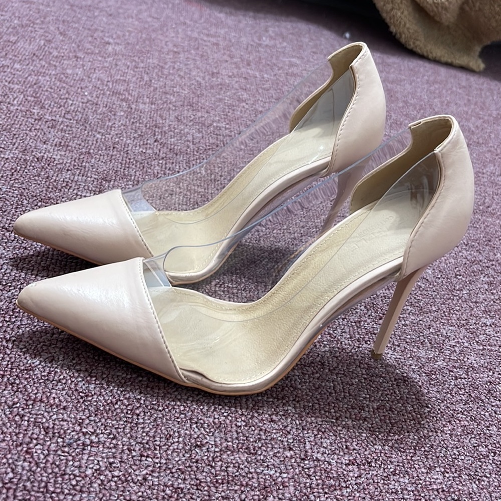 Heels - Picture 2 of 6